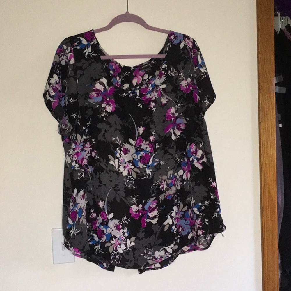 Torrid floral chiffon buttoned blouse